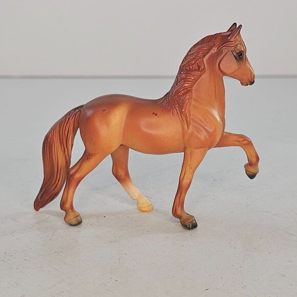 Breyer Stablemate Mystery Horse Surprise #781154 Peruvian Paso - Picture 3 of 7